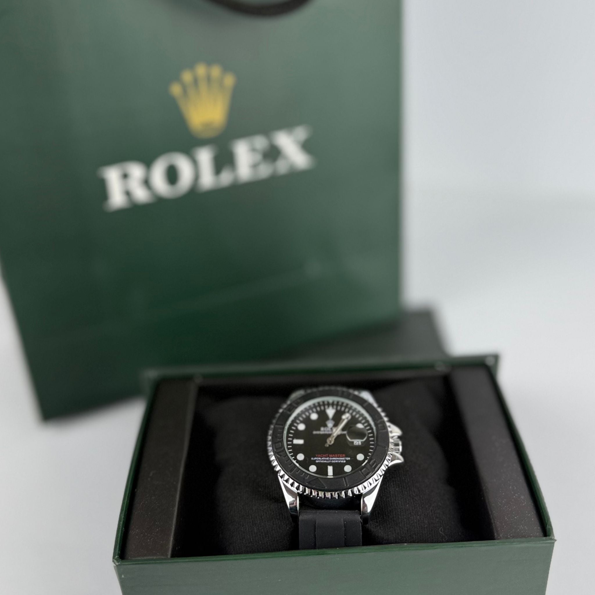 Ocean-Ready Luxury Watch – Perfect Blend of Style & Function