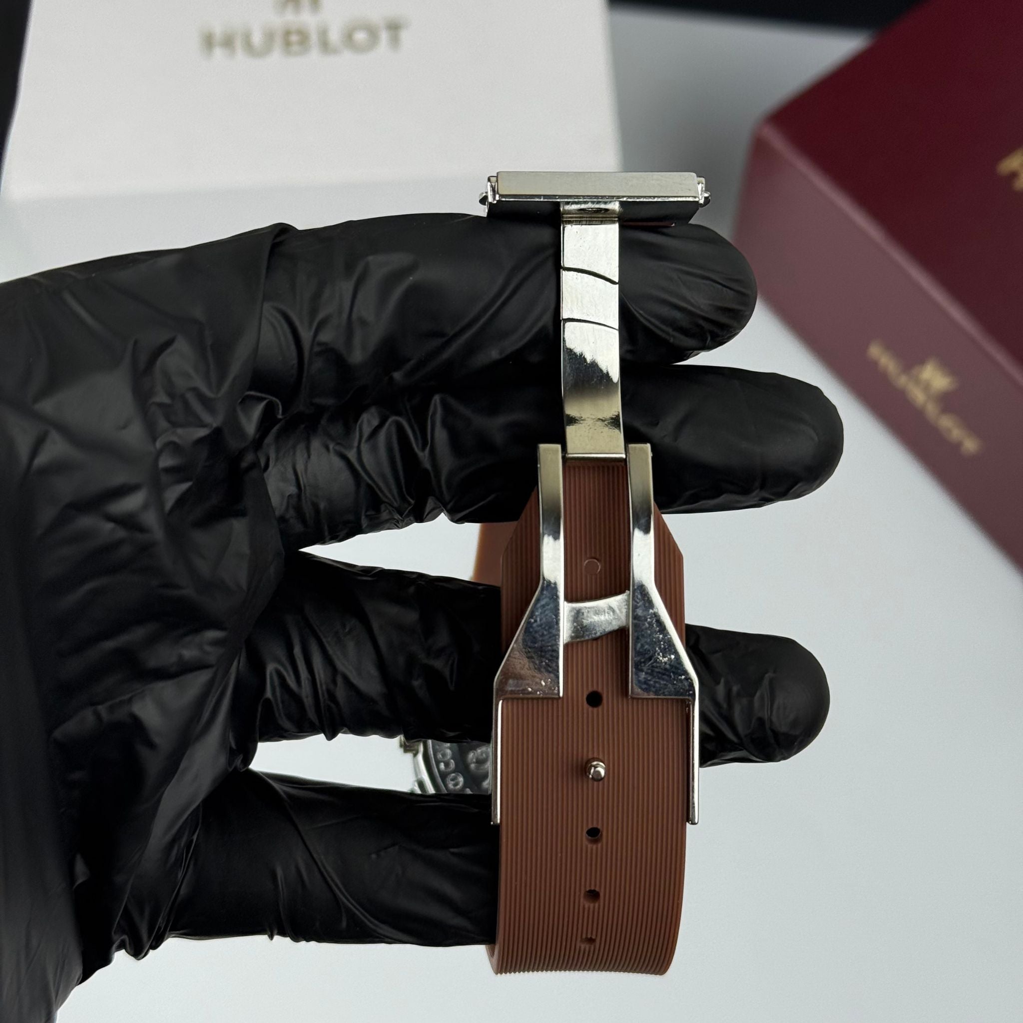 Luxury Chronograph Men’s Watch – Premium Look at an Affordable Price