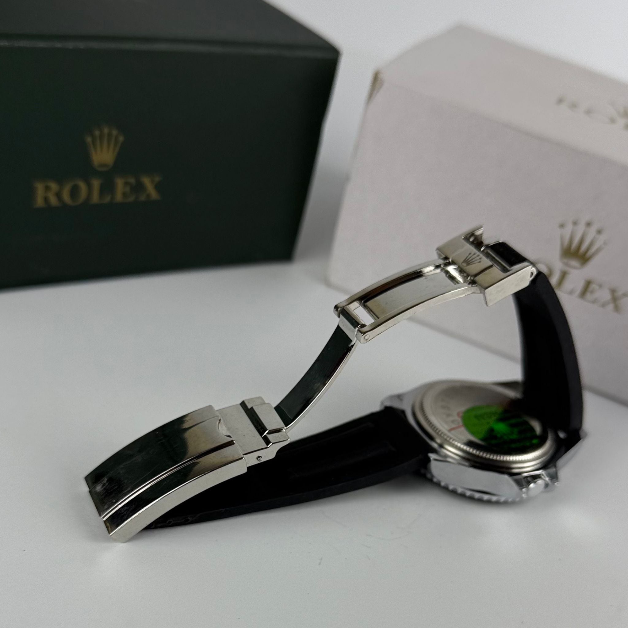 Ocean-Ready Luxury Watch – Perfect Blend of Style & Function